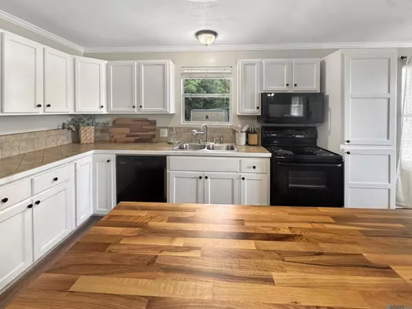 800 La Hwy 409, Slaughter, LA 70777