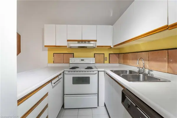 50 Main Street #202, Dundas, ON L9H 6P8