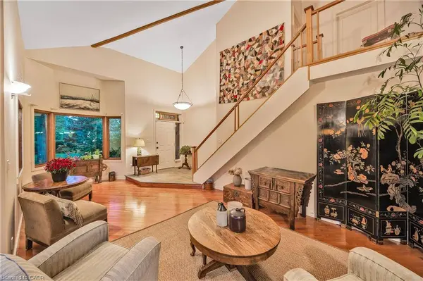 94 Highway 8, Flamborough, ON L9H 4V5