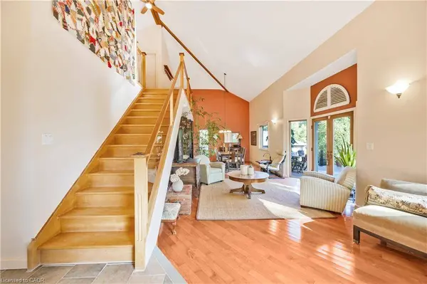 94 Highway 8, Flamborough, ON L9H 4V5