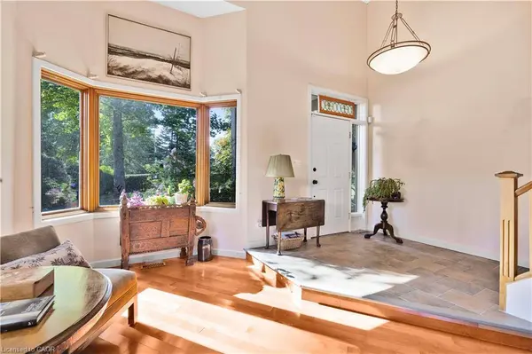 94 Highway 8, Flamborough, ON L9H 4V5