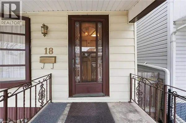 18 MAYFLOWER Avenue, Hamilton, ON L8L2K4