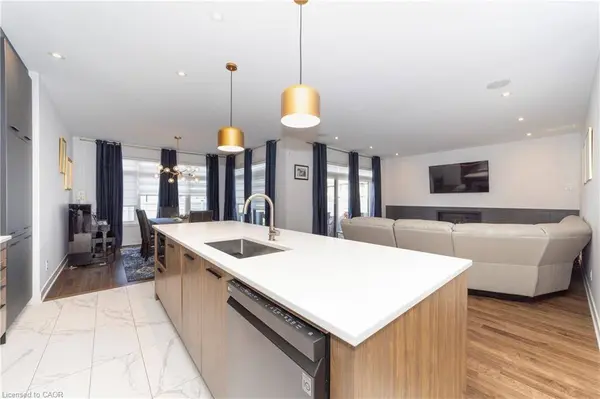 374 Big Dipper Street, Manotick, ON K4M 0J3