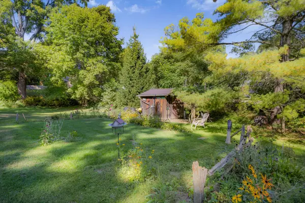 94 8 HWY, Hamilton, ON L9H 4V5