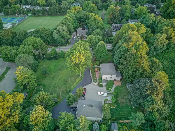 94 8 HWY, Hamilton, ON L9H 4V5