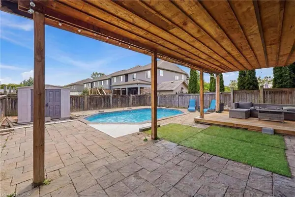 83 Davinci Boulevard, Hamilton, ON L9B 0C4