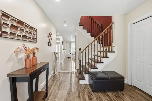 83 Davinci BLVD, Hamilton, ON L9B 0C4