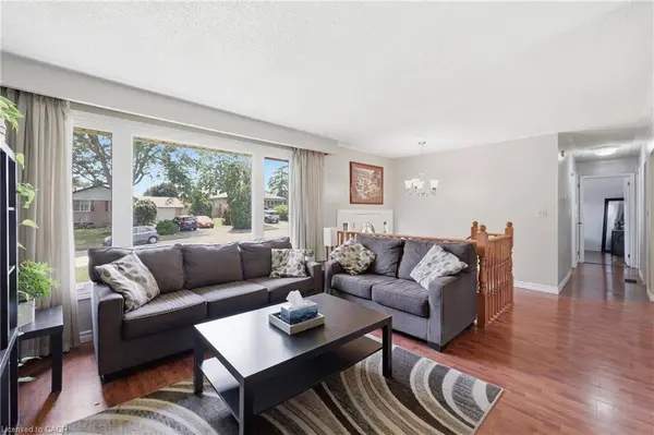 30 Laird ST, Caledonia, ON N3W 1G3
