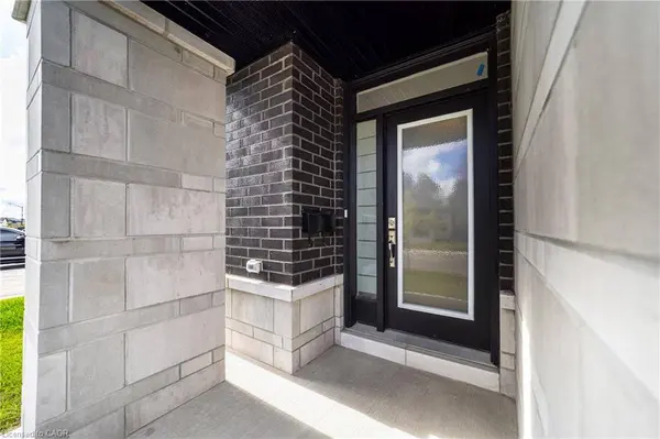 374 Big Dipper ST, Manotick, ON K4M 0J3