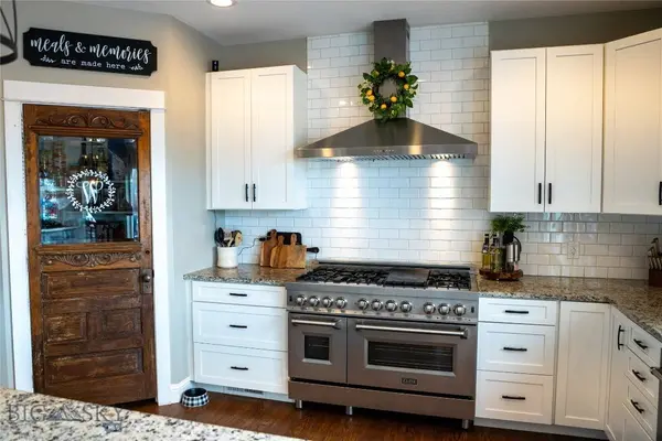 38 E Tobiano TRL, Belgrade, MT 59714