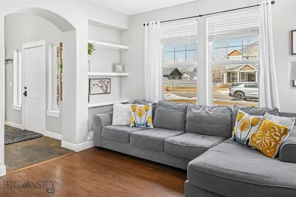 38 E Tobiano TRL, Belgrade, MT 59714