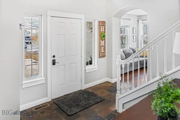 38 E Tobiano TRL, Belgrade, MT 59714