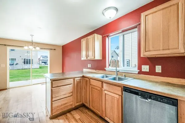 940 N River Rock DR, Belgrade, MT 59714