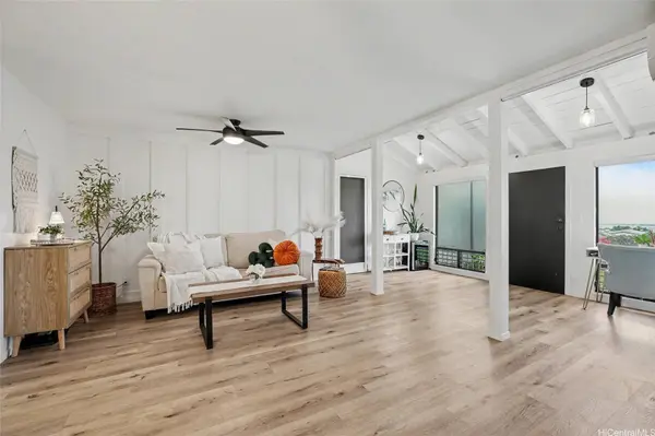 98-1698 Kaahumanu ST #C, Pearl City, HI 96782