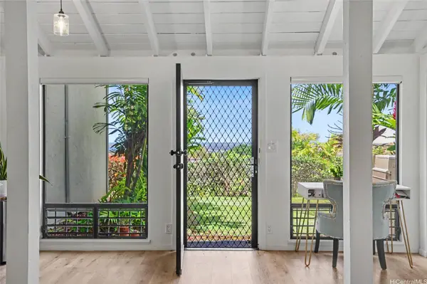 98-1698 Kaahumanu ST #C, Pearl City, HI 96782
