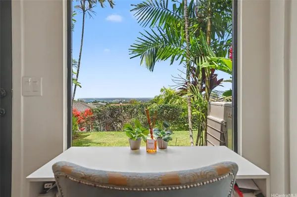 98-1698 Kaahumanu ST #C, Pearl City, HI 96782