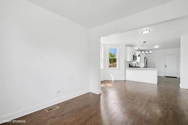 412 S 12th AVE, Maywood, IL 60153