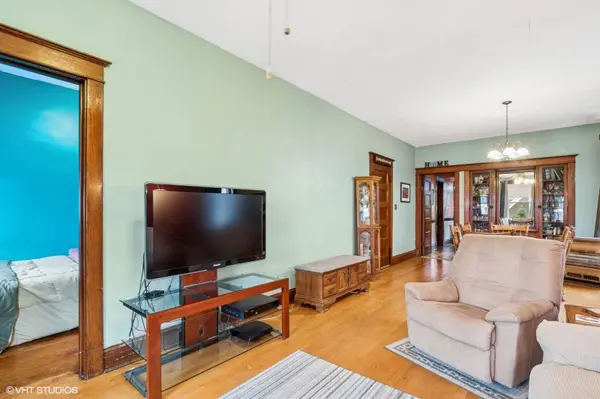 2431 N Central Park AVE, Chicago, IL 60647