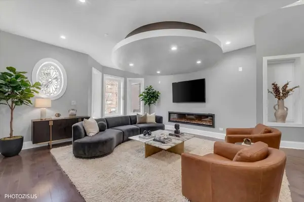 461 W Melrose ST, Chicago, IL 60657