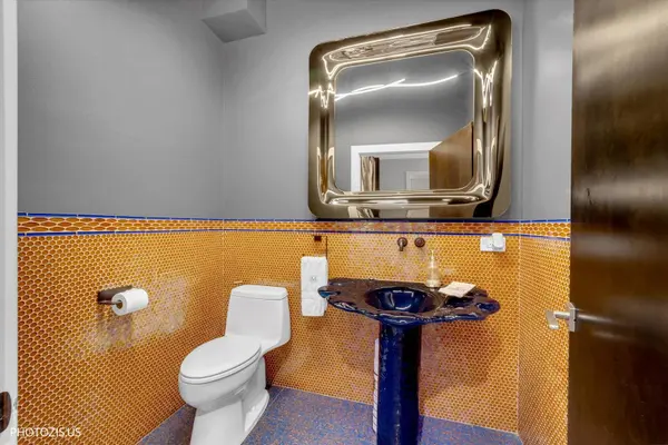 461 W Melrose ST, Chicago, IL 60657