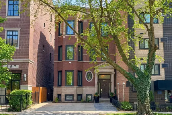 461 W Melrose ST, Chicago, IL 60657