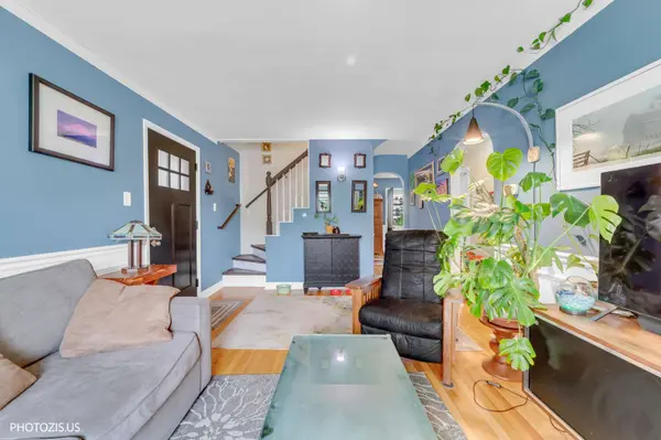 3330 N Orange AVE, Chicago, IL 60634
