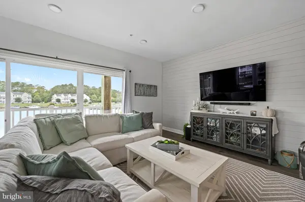 10900 HOLYSTONE LN #201, Berlin, MD 21811