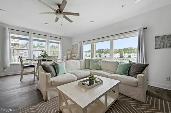 10900 HOLYSTONE LN #201, Berlin, MD 21811