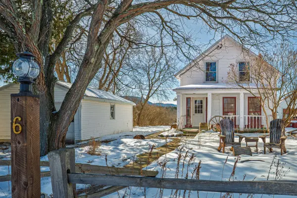 6 Park Side DR, Jay, NY 12941