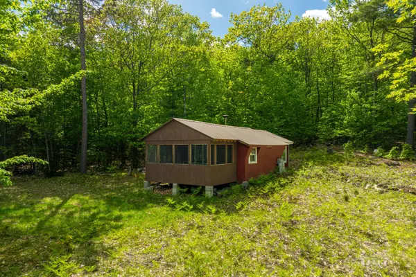 429 Bartlett RD, Keene, NY 12942
