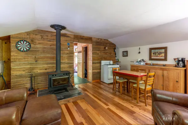429 Bartlett RD, Keene, NY 12942
