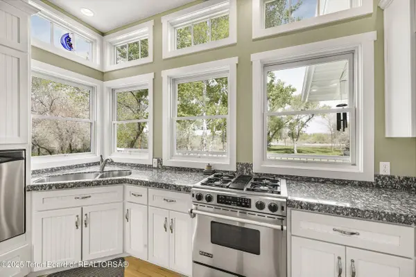 416 N 700, Firth, ID 83236