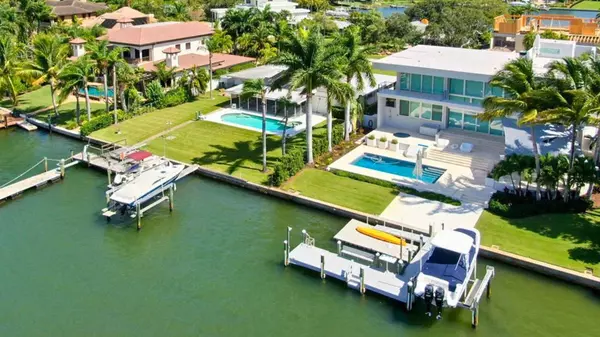 feature image of Tampa Bay’s Luxury Market: What Buyers and Sellers Should Know This Fall 2025