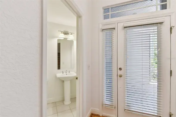 2848 BAYSHORE TRAILS DR, Tampa, FL 33611