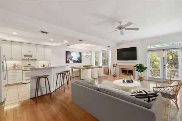 2848 BAYSHORE TRAILS DR, Tampa, FL 33611