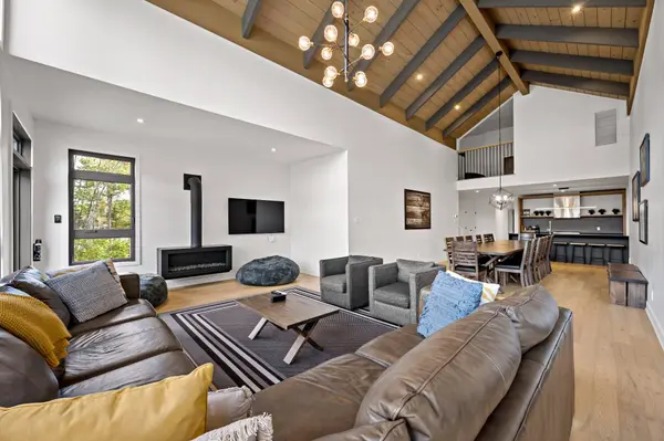 1030 Allée de Verbier #203, Mont-tremblant, QC J8E1C6