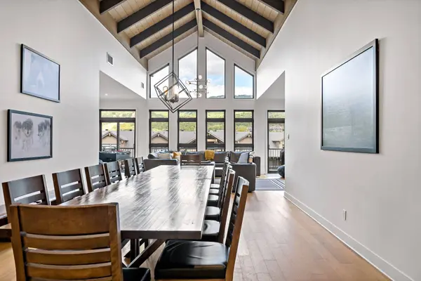 1030 Allée de Verbier #203, Mont-tremblant, QC J8E1C6