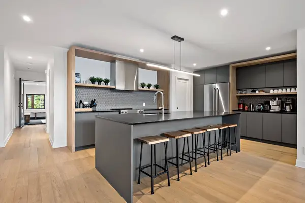 1030 Allée de Verbier #203, Mont-tremblant, QC J8E1C6