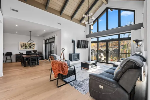 1035 Allée de Verbier #205, Mont-tremblant, QC J8E1C6