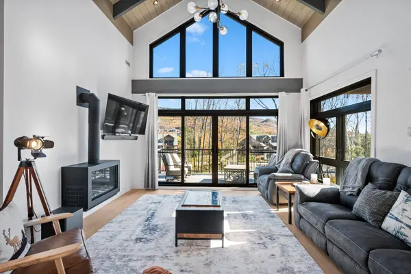 1035 Allée de Verbier #205, Mont-tremblant, QC J8E1C6