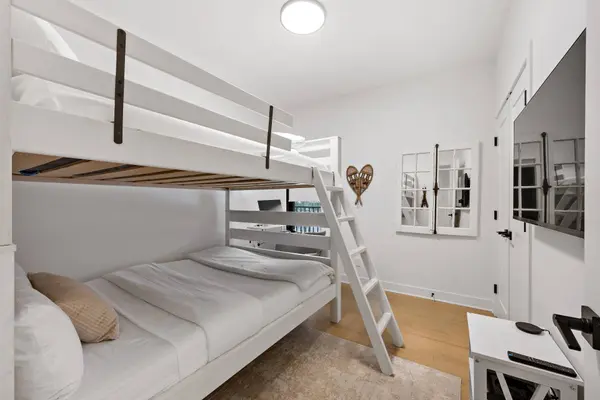 2025 Allée du Val-de-Bagnes #105, Mont-tremblant, QC J8E1C6
