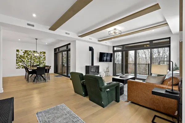2025 Allée du Val-de-Bagnes #105, Mont-tremblant, QC J8E1C6