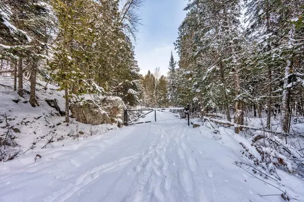 312 Ch. des Cascades, La Macaza, QC J0T1R0