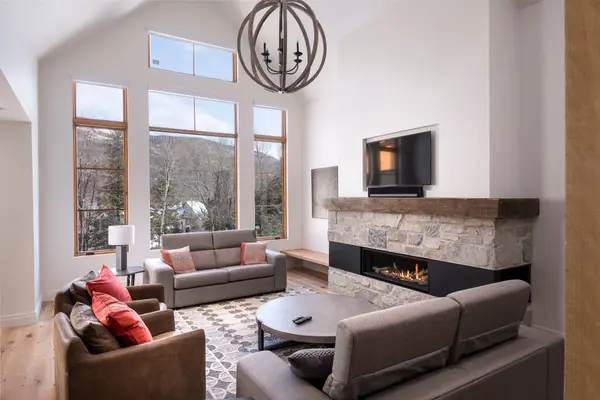113 Ch. des Légendes, Mont-tremblant, QC J8E3M9