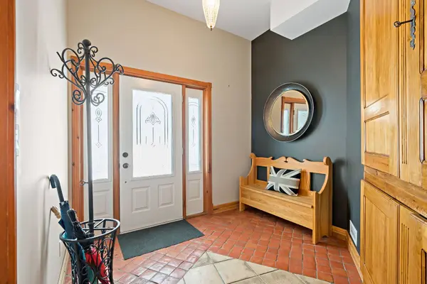 100 Ch. au Pied-du-Courant, Mont-tremblant, QC J8E1N7