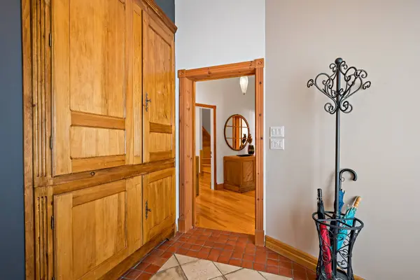 100 Ch. au Pied-du-Courant, Mont-tremblant, QC J8E1N7