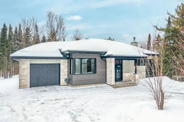 142 Rue Deschambault, Saint-faustin/lac-carré, QC J0T2G0