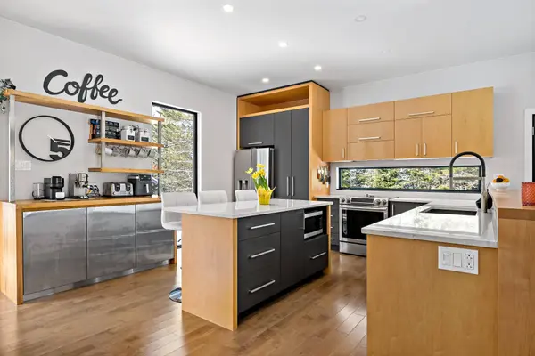 142 Rue Deschambault, Saint-faustin/lac-carré, QC J0T2G0