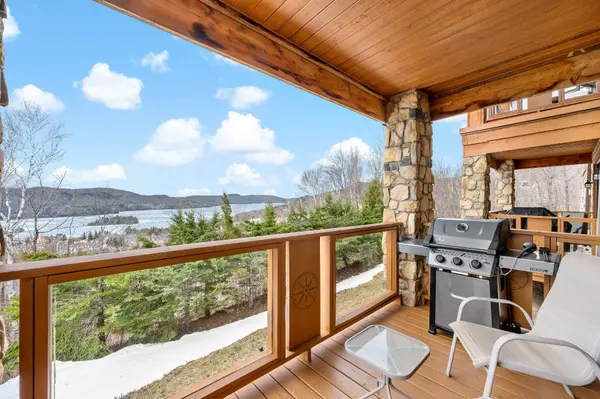 154 Ch. des Sous-Bois #2, Mont-tremblant, QC J8E3M1