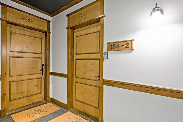 154 Ch. des Sous-Bois #2, Mont-tremblant, QC J8E3M1